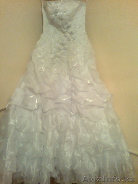 ПРОДАЮ СРОЧНО свадебное платье+ перчатки - Изображение #1, Объявление #812288