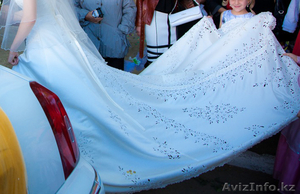 Красивое свадебное платье для настоящих леди р.42-46, 60000 тг - Изображение #3, Объявление #161004