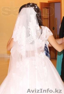 Продаю роскошное свадебное платье с элементами испанского кружева - Изображение #5, Объявление #1124562