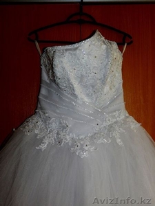 Продам шикарное белоснежное свадебное платье - Изображение #3, Объявление #1443719