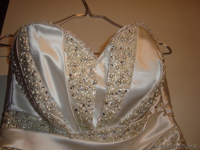 Шикарноесвадебное  платье  из королевского атласа - Изображение #2, Объявление #1043547